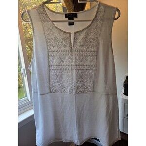 Grace The Perfect Fit Sleeveless White Top Blouse Embroidered Accent Large
